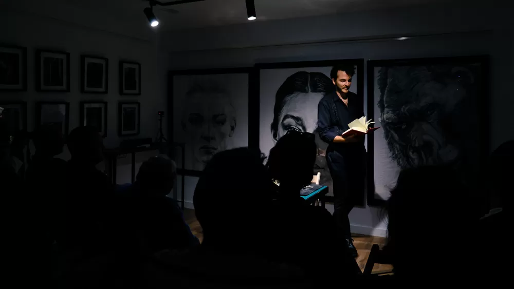 Pedro Parra actuando