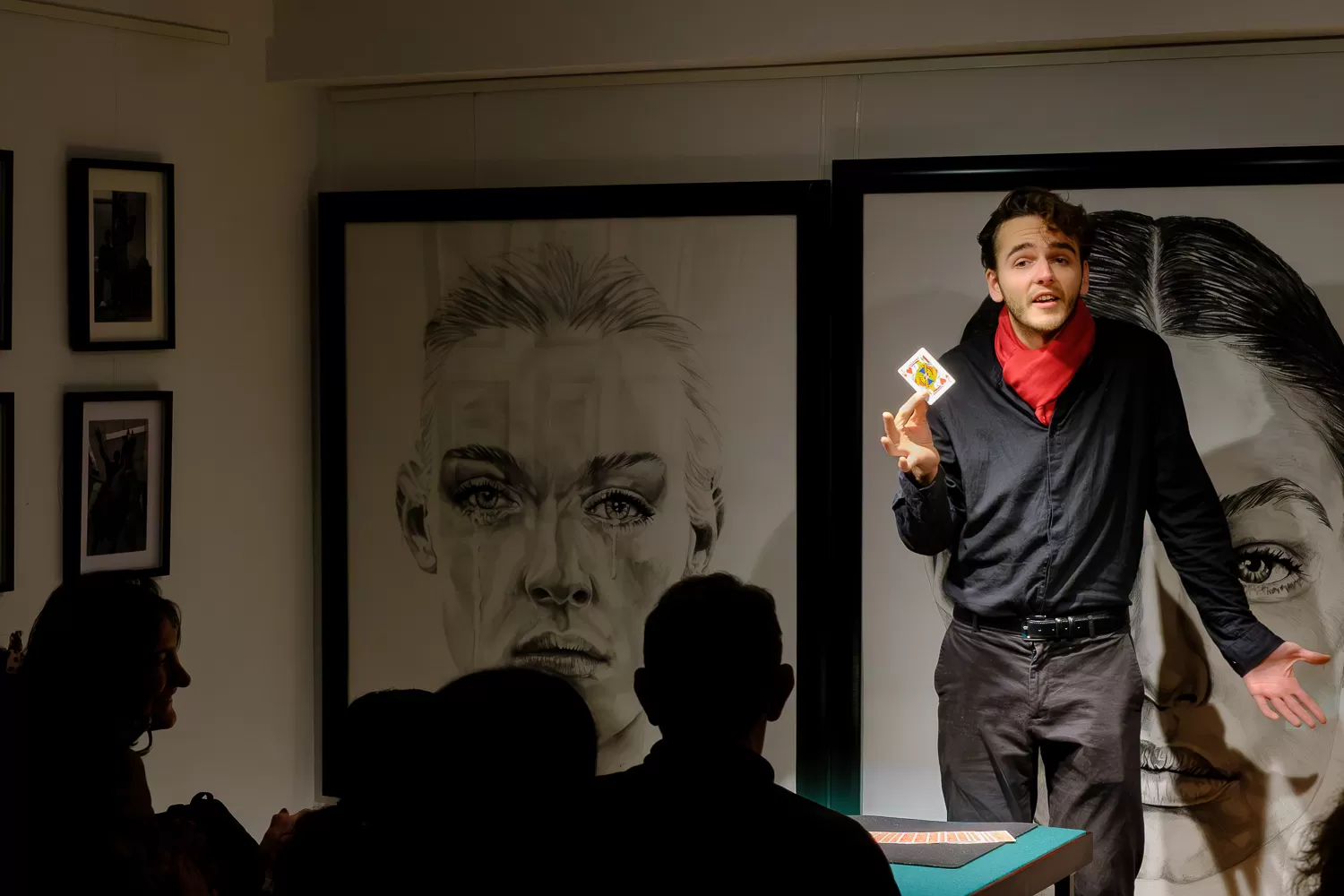 Pedro Parra actuando